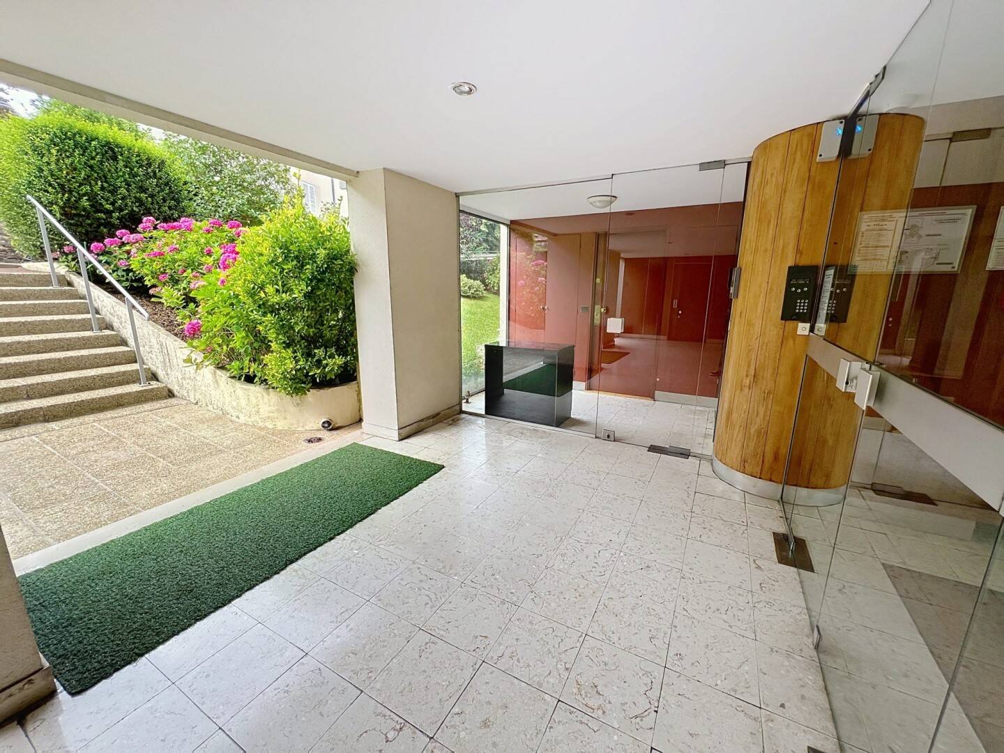 d&eacute;couvrez nos appartements cl&eacute; en main &agrave; garches, enti&egrave;rement r&eacute;nov&eacute;s, pr&ecirc;ts &agrave; emm&eacute;nager et offrant confort et modernit&eacute; dans un cadre paisible. id&eacute;al pour un achat sans souci.