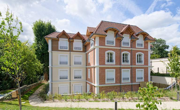 d&eacute;couvrez un appartement d'exception &agrave; garches offrant &eacute;l&eacute;gance, confort moderne et prestations haut de gamme dans un cadre verdoyant et privil&eacute;gi&eacute;, proche de toutes commodit&eacute;s.