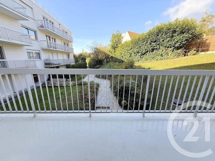 d&eacute;couvrez un appartement d'exception &agrave; garches : prestations haut de gamme, espace lumineux, emplacement privil&eacute;gi&eacute; et cadre de vie paisible. id&eacute;al pour un investissement ou un projet familial.