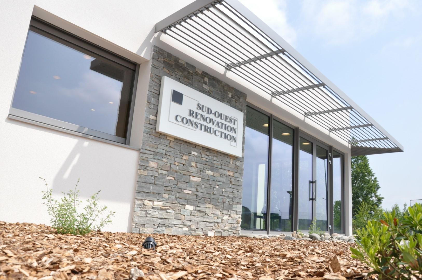 découvrez nos services professionnels de construction et rénovation pour transformer, rénover ou bâtir votre espace selon vos envies. qualité, expertise et accompagnement sur mesure.