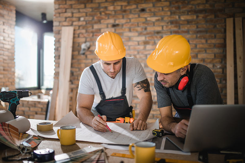 découvrez nos services de construction et rénovation : projets sur mesure, matériaux de qualité et accompagnement professionnel pour transformer ou rénover votre habitat selon vos envies.