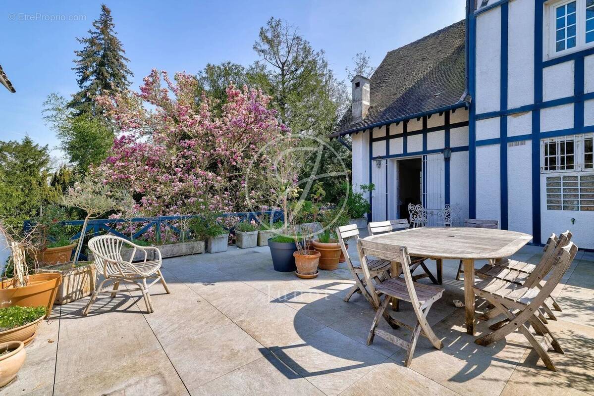 d&eacute;couvrez les meilleures offres immobili&egrave;res &agrave; garches 92260 : appartements, maisons et terrains &agrave; vendre ou &agrave; louer. profitez d'une expertise locale pour concr&eacute;tiser votre projet immobilier &agrave; garches.