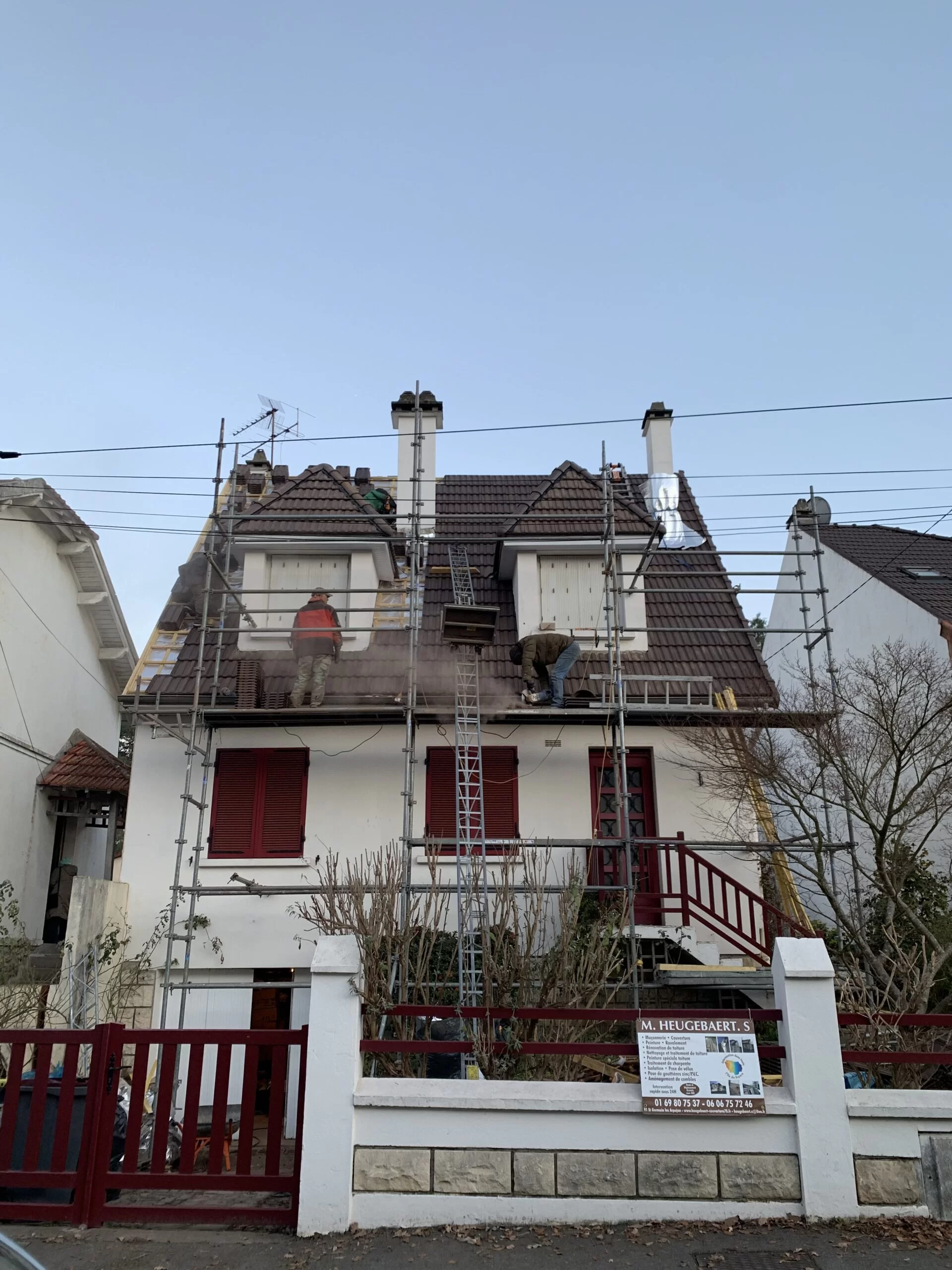 besoin de peinture pour votre maison &agrave; garches 92260 ? nos peintres professionnels r&eacute;alisent vos travaux avec soin : murs, plafonds, fa&ccedil;ades. devis gratuit et conseils personnalis&eacute;s.