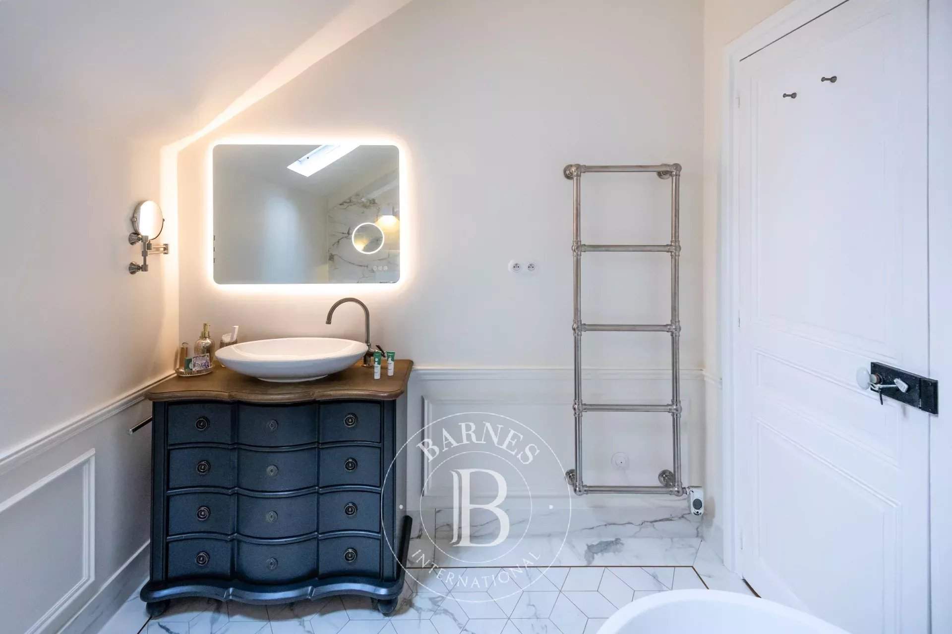 profitez de services de plomberie &agrave; garches avec des prix attractifs. intervention rapide, d&eacute;pannage fiable et devis gratuit pour tous vos besoins plomberie.