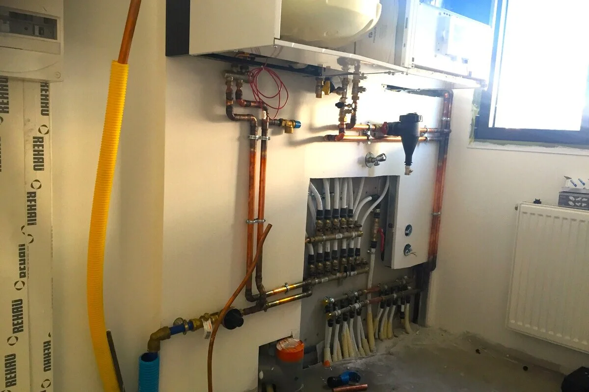 besoin d'un plombier en urgence &agrave; garches ? intervention rapide en 30 minutes pour tous d&eacute;pannages : fuite, canalisation, chauffe-eau. service fiable 24/7, devis gratuit !