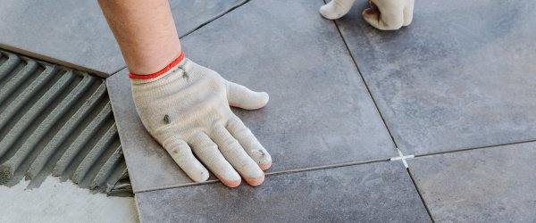 d&eacute;couvrez les prix au m&sup2; pour le carrelage : conseils, comparatifs et astuces pour estimer le co&ucirc;t de votre projet. guide complet sur les tarifs du carrelage int&eacute;rieur et ext&eacute;rieur.