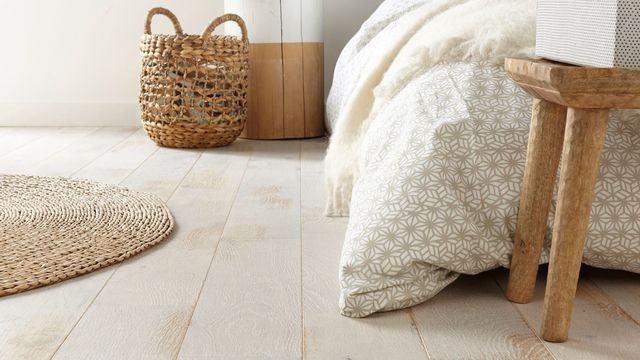 d&eacute;couvrez les prix du parquet : comparatif des diff&eacute;rentes gammes, conseils pour choisir le meilleur rapport qualit&eacute;-prix et astuces pour &eacute;conomiser sur l&rsquo;achat et la pose de votre parquet.