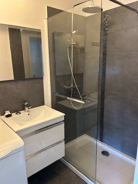 d&eacute;couvrez les prix des salles de bain &agrave; garches : conseils, fourchettes de tarifs, et id&eacute;es pour r&eacute;nover ou installer votre salle de bain selon votre budget.