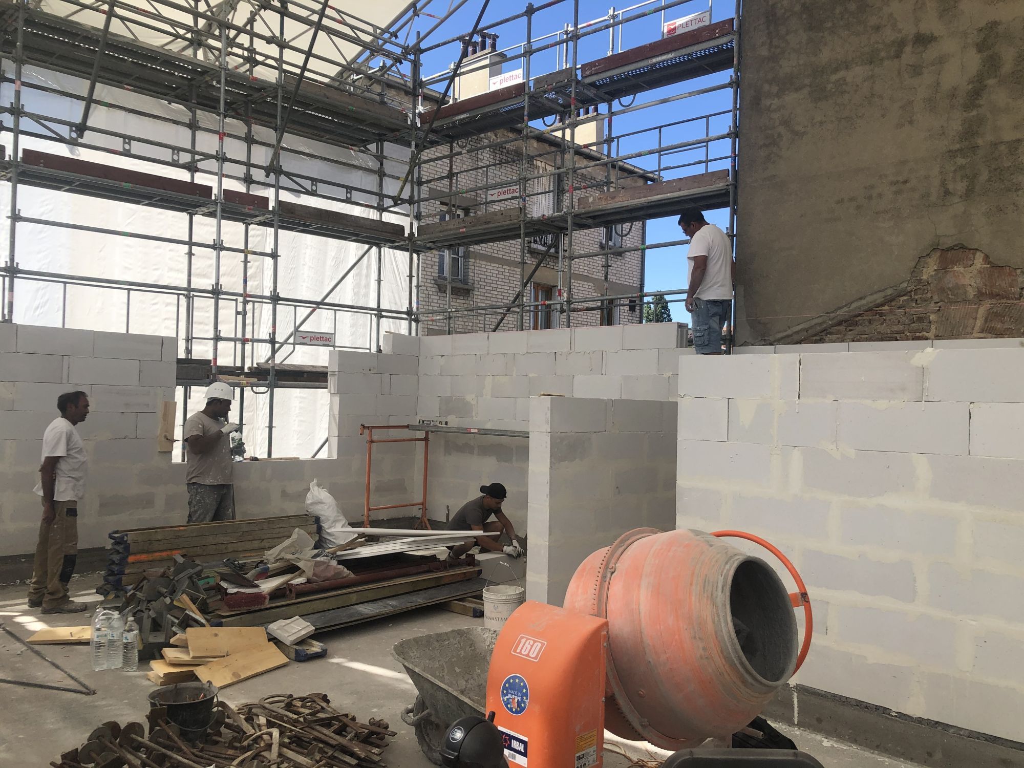 d&eacute;couvrez nos solutions compl&egrave;tes pour la r&eacute;novation de b&acirc;timent : am&eacute;liorez le confort, l&rsquo;esth&eacute;tique et la performance &eacute;nerg&eacute;tique de vos locaux avec des professionnels qualifi&eacute;s. demandez un devis gratuit d&egrave;s maintenant.