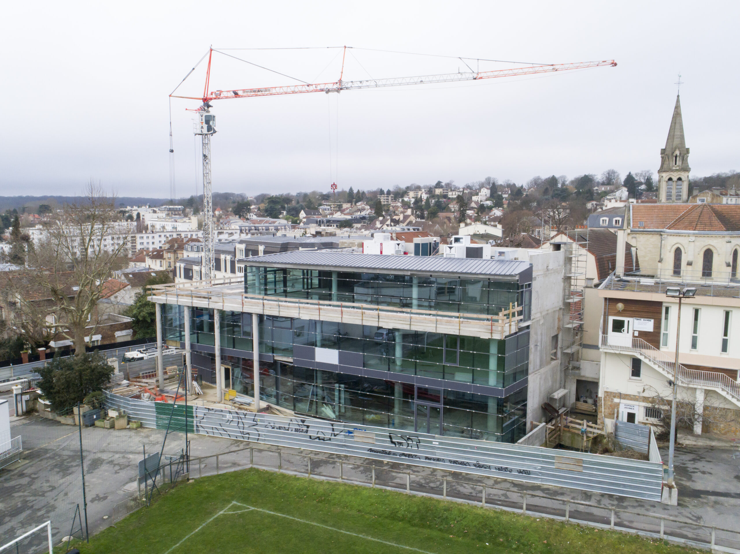 confiez la rénovation de votre bâtiment à garches à des experts qualifiés. conseils personnalisés, travaux de qualité et respect des délais pour sublimer vos espaces.
