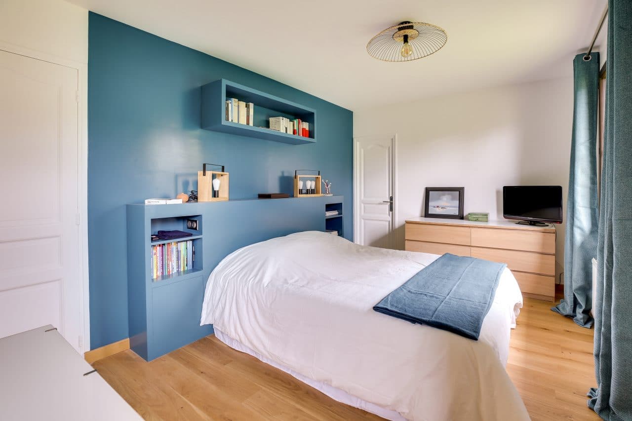 d&eacute;couvrez nos id&eacute;es inspirantes pour une r&eacute;novation de chambre unique : astuces d&eacute;co, choix de couleurs et am&eacute;nagements originaux pour transformer votre espace en un lieu qui vous ressemble.