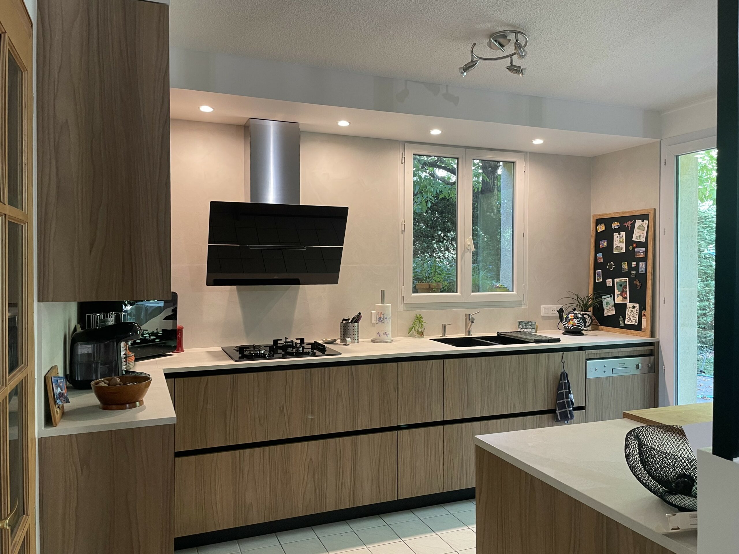 donnez une seconde vie à votre cuisine à garches avec notre service de rénovation sur-mesure. conseils personnalisés, matériaux de qualité et artisans expérimentés pour transformer votre espace selon vos envies.