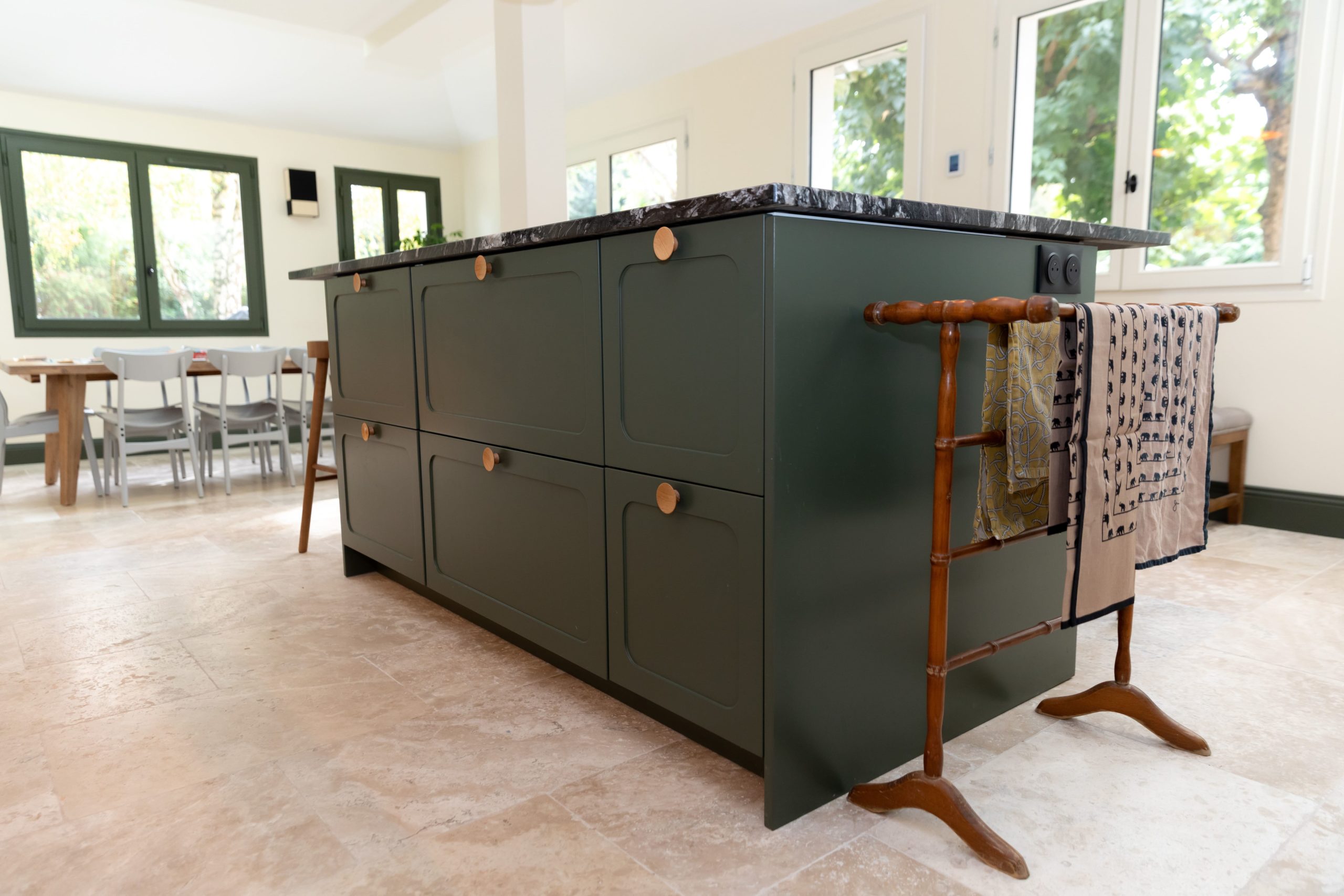 sp&eacute;cialiste de la r&eacute;novation de cuisine &agrave; garches, nous transformons votre espace avec des solutions sur-mesure, modernes et fonctionnelles. obtenez un devis gratuit et personnalis&eacute; pour votre projet de cuisine.