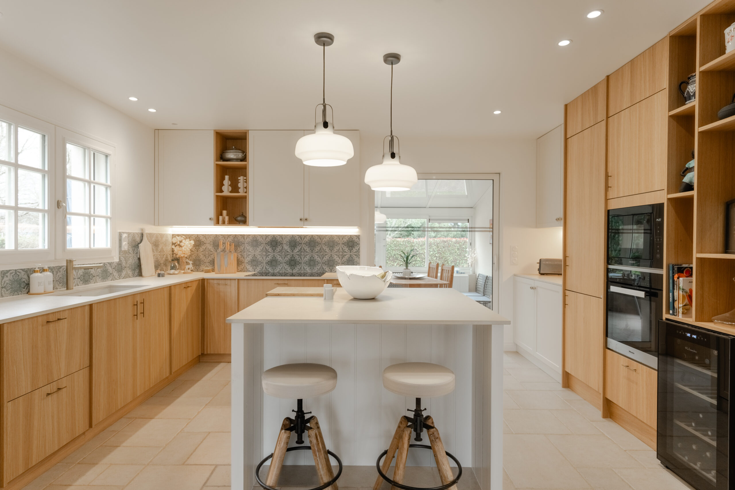 confiez la r&eacute;novation de votre cuisine &agrave; garches &agrave; des experts pour un espace moderne, fonctionnel et sur-mesure. conseils personnalis&eacute;s, devis gratuit et travaux de qualit&eacute;.