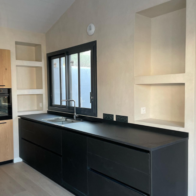 confiez la rénovation de votre cuisine à garches à des professionnels expérimentés. conseils personnalisés, matériaux de qualité et réalisations sur-mesure pour une cuisine moderne et fonctionnelle.