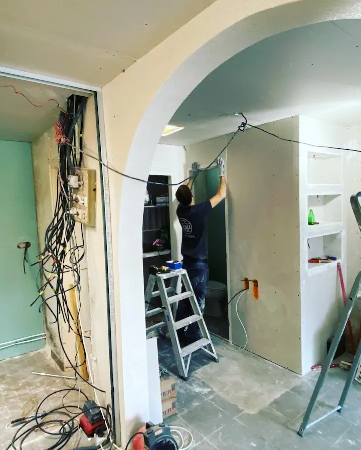 confiez vos travaux de r&eacute;novation &eacute;lectrique &agrave; garches &agrave; des professionnels qualifi&eacute;s. installation, mise aux normes et d&eacute;pannage pour votre s&eacute;curit&eacute; et votre confort. devis gratuit et intervention rapide.