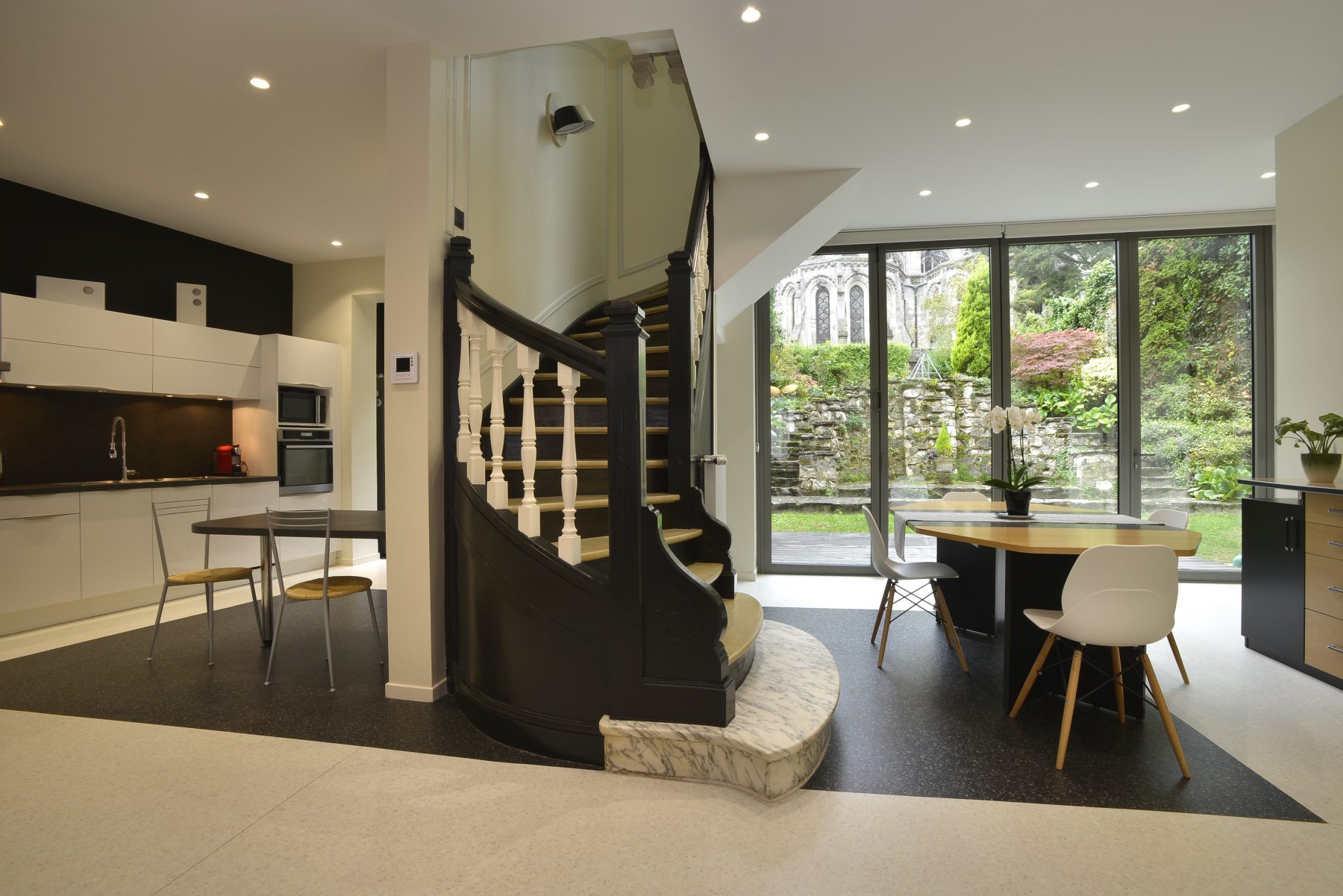 confiez la rénovation de votre maison à des experts. découvrez nos conseils et solutions pour moderniser, améliorer le confort et valoriser votre habitation.