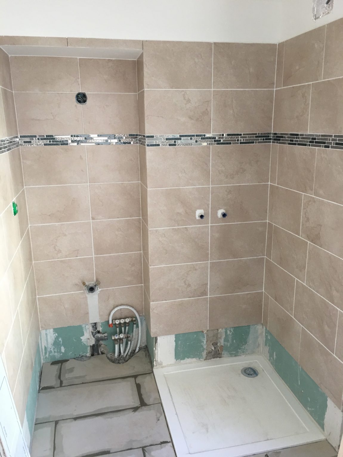 confiez la r&eacute;novation de votre salle de bain &agrave; garches &agrave; des professionnels exp&eacute;riment&eacute;s. design sur-mesure, modernisation, am&eacute;nagement fonctionnel et mat&eacute;riaux de qualit&eacute;. obtenez un devis gratuit pour transformer votre espace bain selon vos envies.