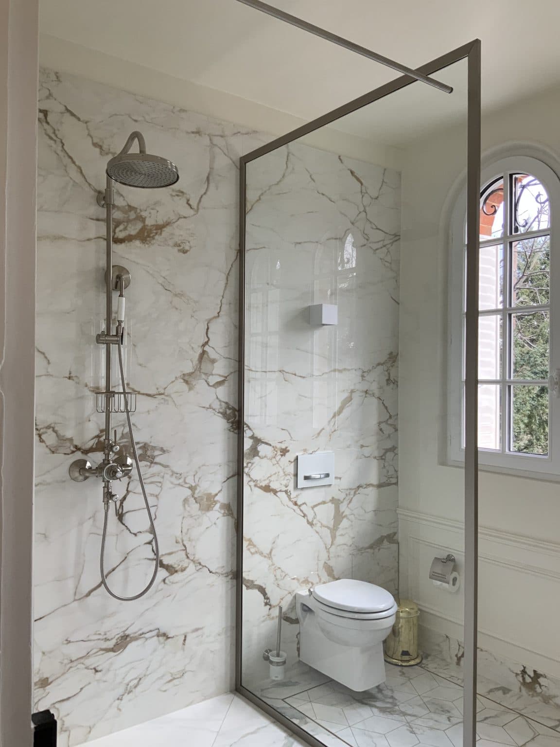 confiez la rénovation de votre salle de bain à garches à des experts. modernisation complète, conseils personnalisés et travaux de qualité pour créer l’espace bien-être dont vous rêvez.