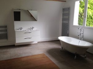 confiez la rénovation de votre salle de bain à garches à des experts. bénéficiez de conseils personnalisés, de matériaux de qualité et d'un résultat moderne adapté à vos besoins.