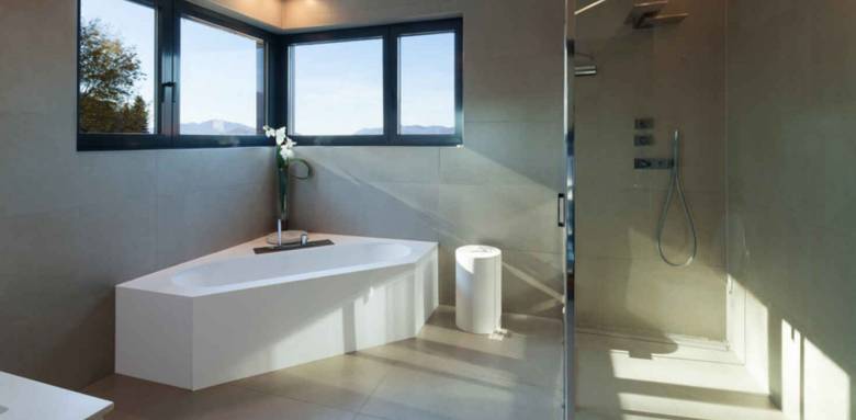 confiez la rénovation de votre salle de bains à garches à des experts qualifiés. modernisez votre espace avec des solutions sur-mesure, des matériaux de qualité et un accompagnement personnalisé pour un résultat élégant et fonctionnel.