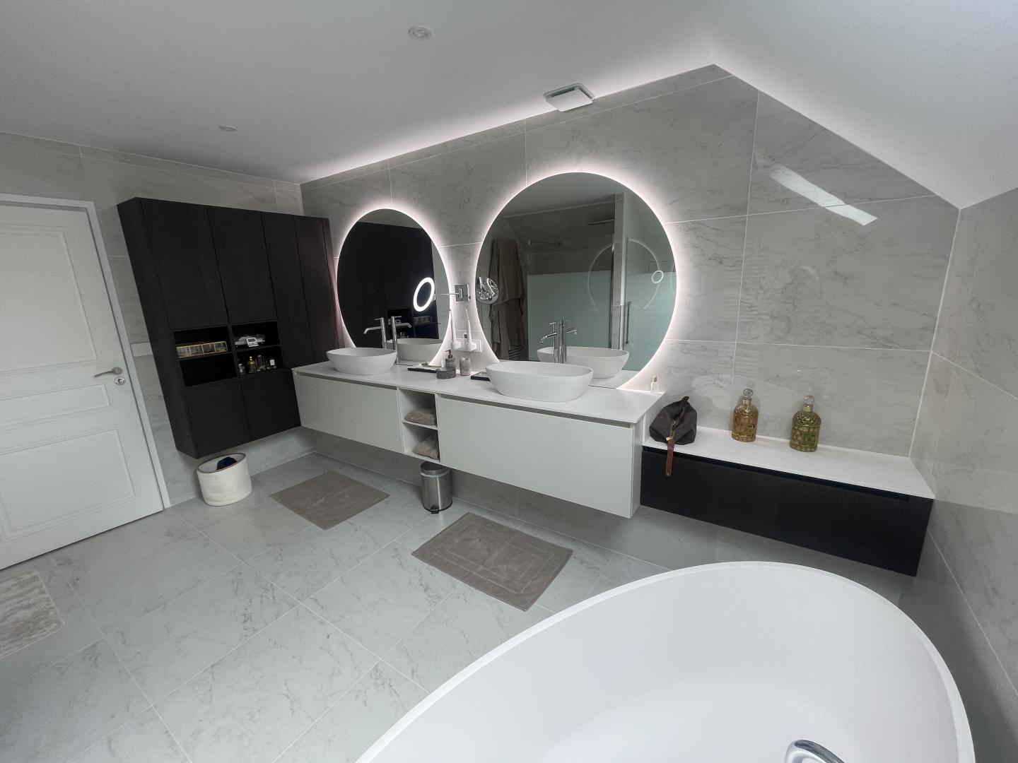 découvrez des solutions sur mesure pour la rénovation et l’aménagement de salle de bain à garches. conseils, inspirations et artisans qualifiés pour créer la salle de bain de vos rêves.