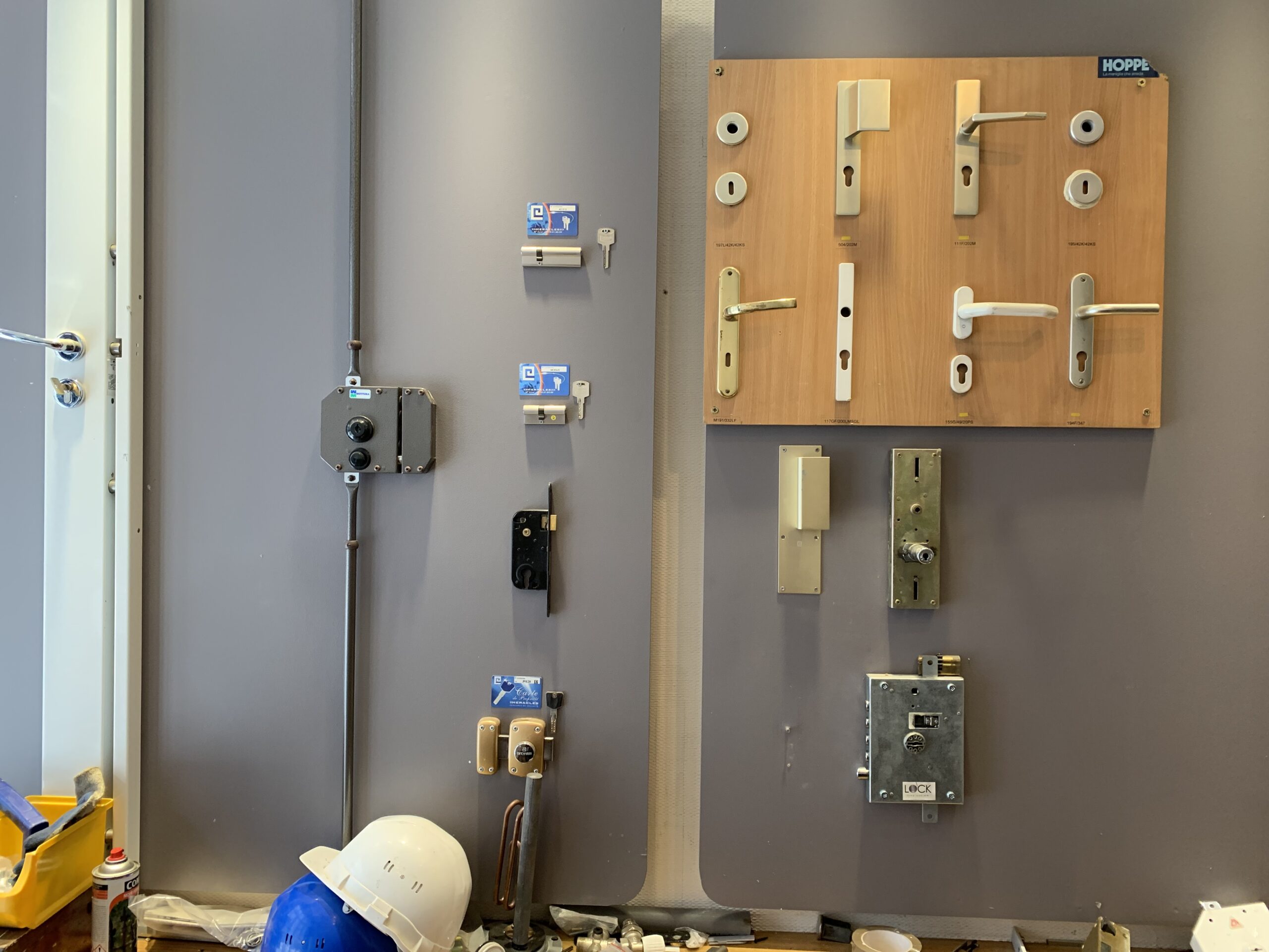 besoin d'un serrurier en urgence &agrave; garches ? intervention rapide 24h/24 et 7j/7 pour ouverture de porte, changement de serrure et d&eacute;pannage express. devis gratuit.