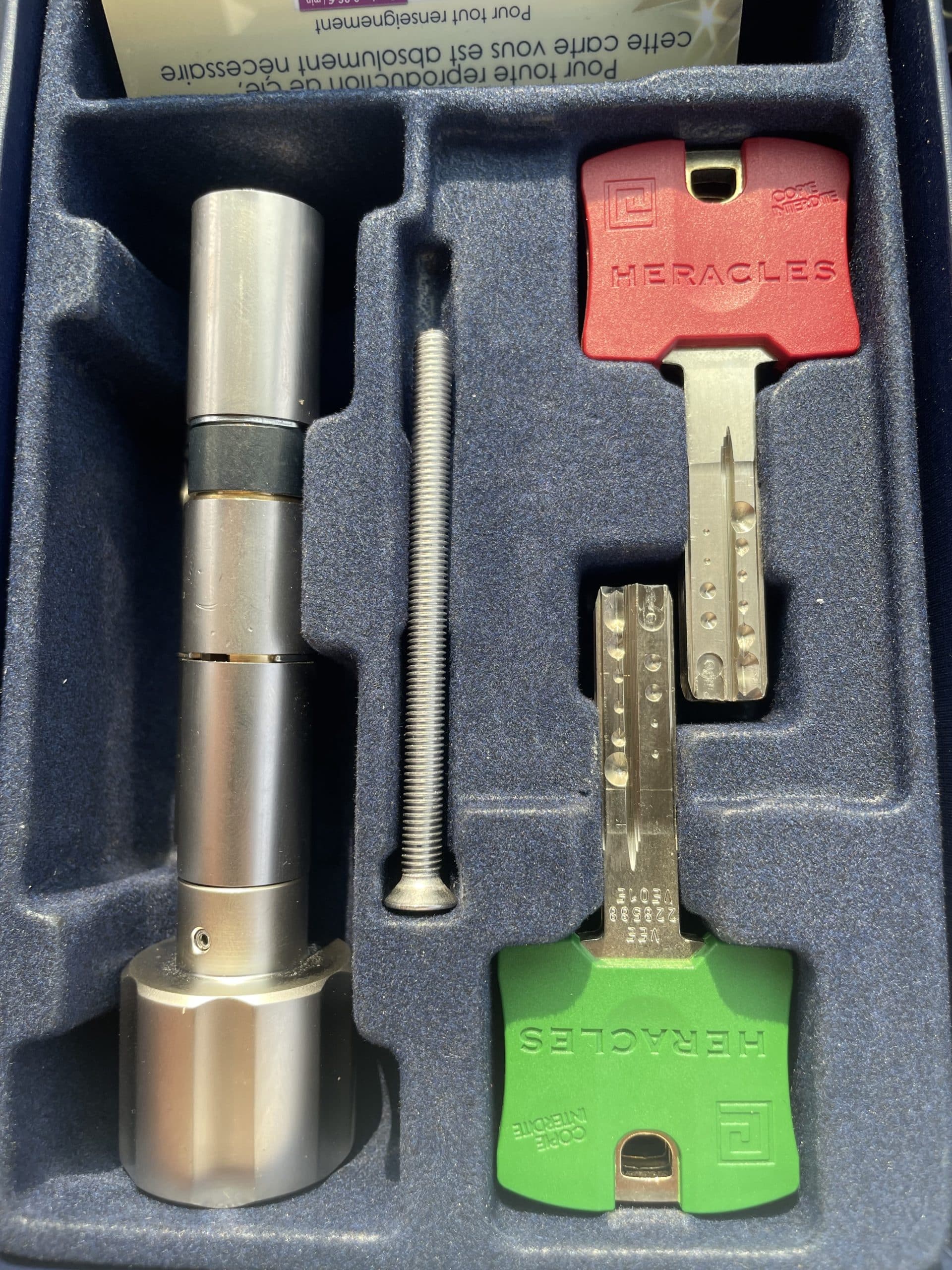 besoin d'un serrurier en urgence &agrave; garches ? intervention rapide 24h/24 et 7j/7 pour ouverture de porte, changement de serrure et d&eacute;pannage. contactez-nous d&egrave;s maintenant !