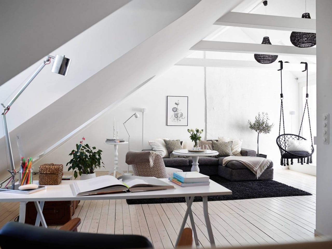 d&eacute;couvrez comment transformer vos combles &agrave; garches en un espace de vie fonctionnel et esth&eacute;tique. profitez de conseils d'experts pour optimiser l'isolation, la luminosit&eacute; et la superficie de votre maison.