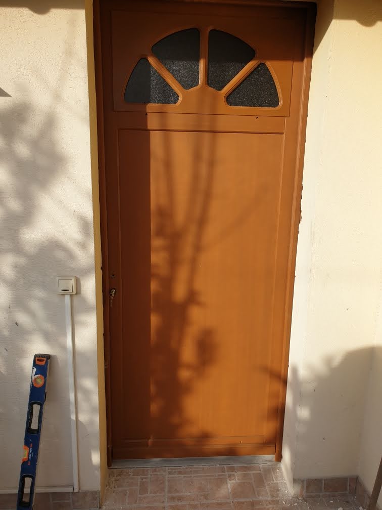 besoin d'une intervention rapide pour une porte bloqu&eacute;e &agrave; garches ? notre service d'urgence est disponible 24h/24 pour tout d&eacute;pannage de porte. intervention fiable et rapide, devis gratuit.