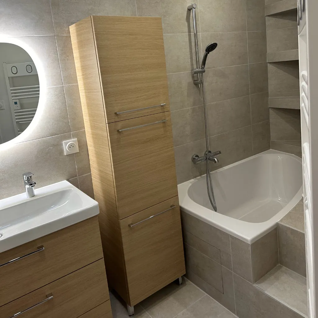 découvrez comment aménager votre salle de bain à garches pour favoriser votre bien-être au quotidien : astuces déco, choix des matériaux et conseils relaxation pour un espace zen.