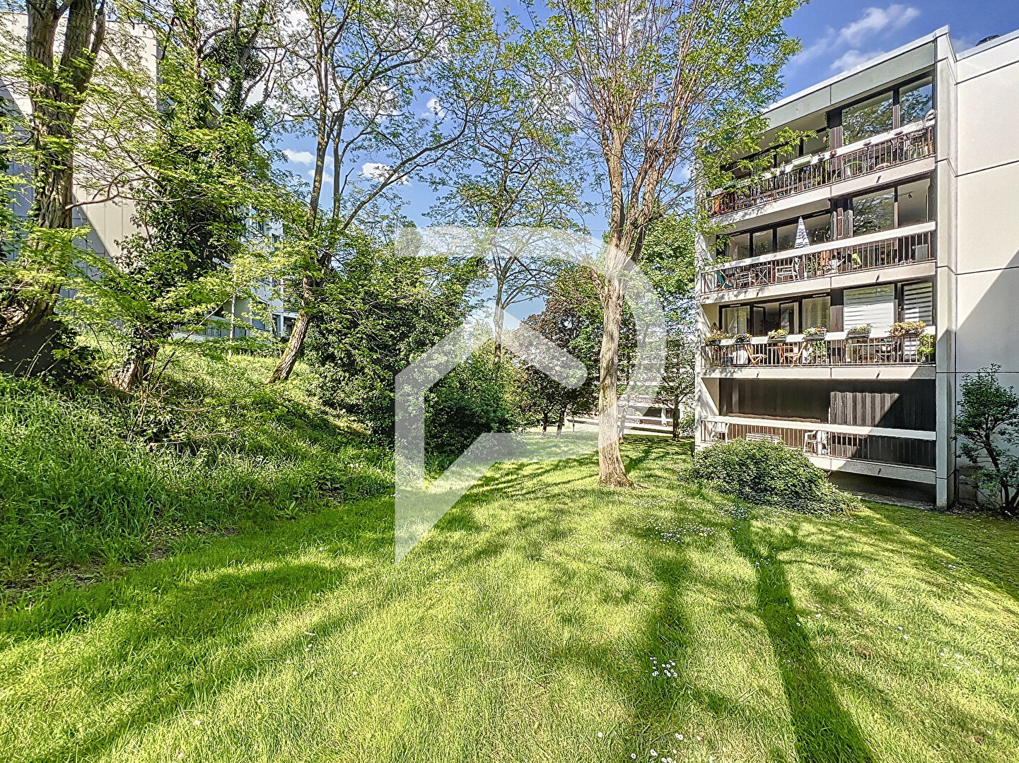 d&eacute;couvrez les prix pour la r&eacute;novation d'un appartement &agrave; garches : conseils, fourchettes budg&eacute;taires, estimations au m&sup2; et facteurs influen&ccedil;ant le co&ucirc;t de vos travaux pour un projet r&eacute;ussi.