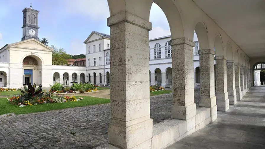 d&eacute;couvrez nos services de r&eacute;novation de b&acirc;timent &agrave; garches : travaux de qualit&eacute;, conseils personnalis&eacute;s et accompagnement sur-mesure pour donner une nouvelle vie &agrave; votre bien.