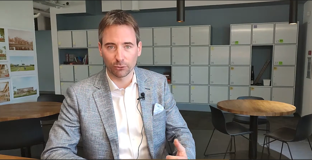 d&eacute;couvrez comment lucas optimise l'espace professionnel &agrave; paris pour maximiser l'efficacit&eacute; et le confort de votre environnement de travail.