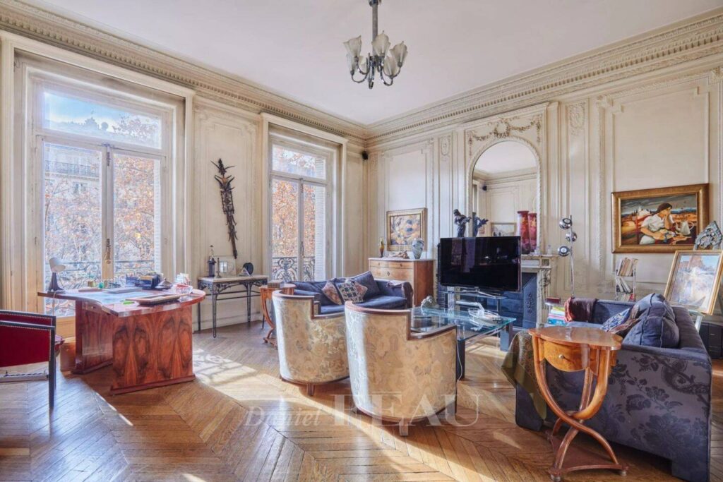 expert en rénovation d'appartement dans le 8ème arrondissement de paris, nous transformons votre espace pour allier confort et modernité. devis personnalisé et réalisation sur mesure.